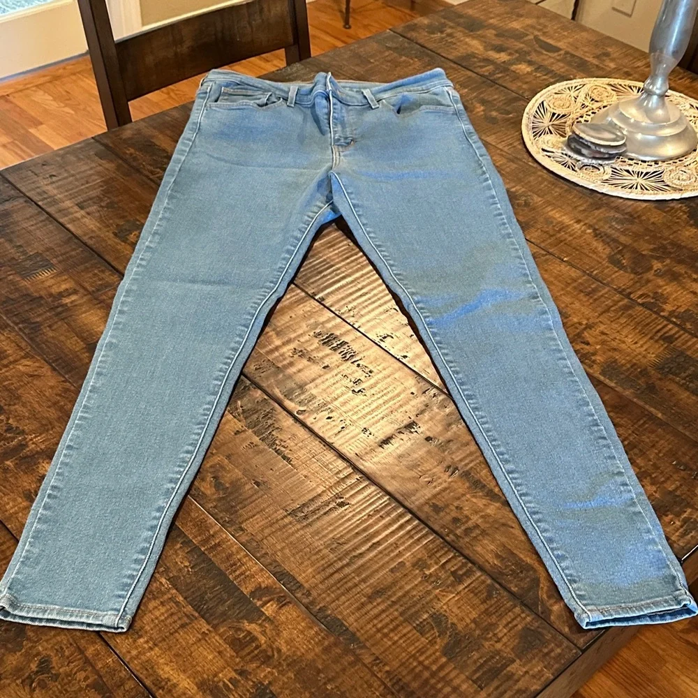 Women's Skinny Jeans in Light Blue - Picture 1 of 4